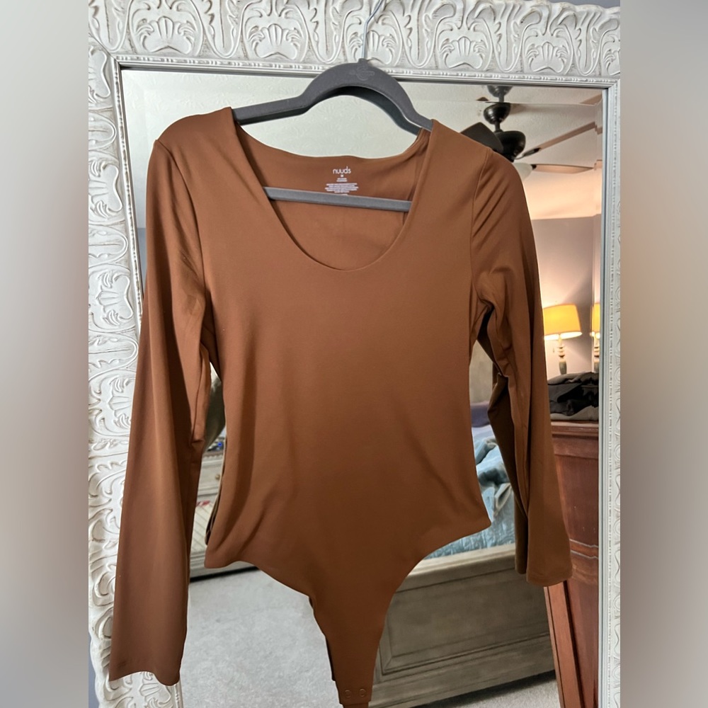 Nuuds scoop bodysuit MEDIUM *never worn*
